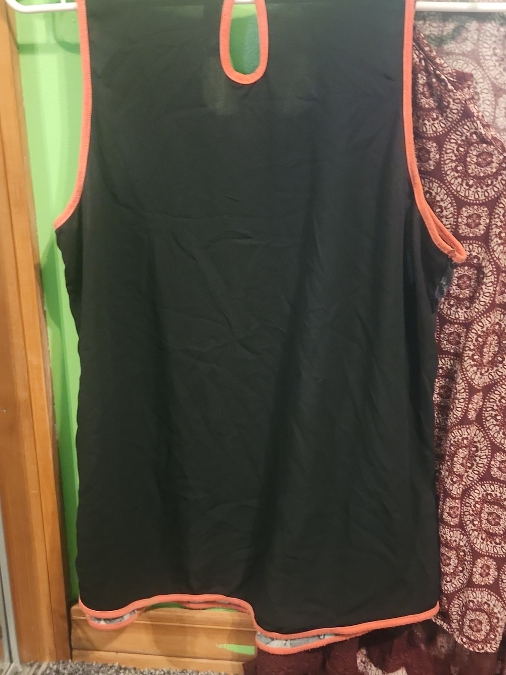 2 Tank Tops Pattern - Picture 5 of 10